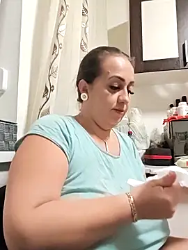 AvaLloyd online show from 10/22/25, 02:00