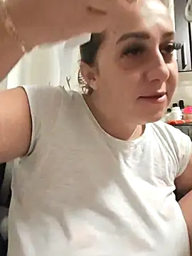 AvaLloyd online show from 10/06/25, 02:46