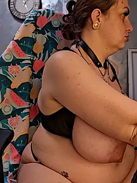 AvaLloyd online show from 04/06/26, 02:07