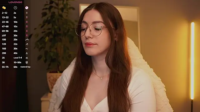 Snapshot of Ester_Hill chatting on 11/18/25, 01:10 Ester Hill online show from 11/18/25, 01:10