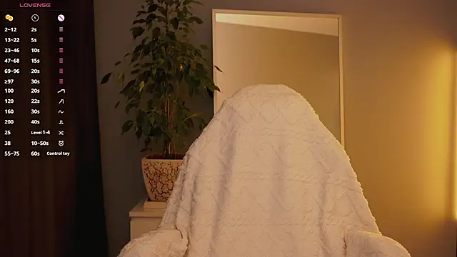 Snapshot of Ester_Hill chatting on 11/25/25, 01:17 Ester Hill online show from 11/25/25, 01:17