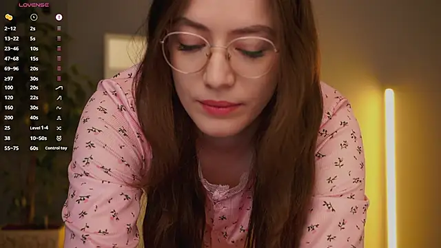 Ester Hill online show from 03/10/26, 03:32