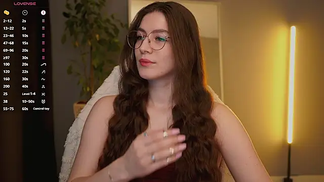 Ester Hill online show from 03/11/26, 04:28