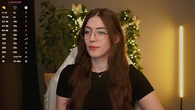 Ester Hill online show from 12/19/25, 01:53