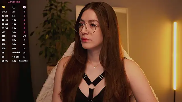 Snapshot of Ester_Hill chatting on 11/24/25, 01:27 Ester Hill online show from 11/24/25, 01:27