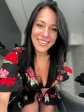 Snapshot of CuteNata chatting on 10/07/25, 11:00 CuteNata online show from 10/07/25, 11:00