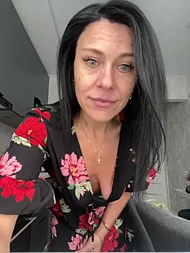 Snapshot of CuteNata chatting on 10/11/25, 11:55 CuteNata online show from 10/11/25, 11:55