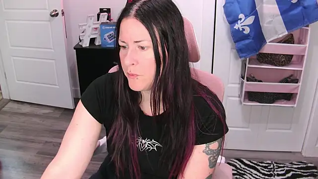 Snapshot of gennyrock chatting on 07/10/26, 03:01 gennyrock online show from 07/10/26, 03:01