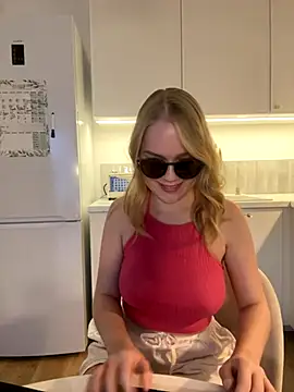 Snapshot of Little_Forest_ELF chatting on 11/27/25, 10:37 Little Forest ELF online show from 11/27/25, 10:37