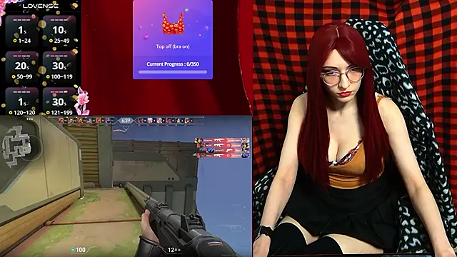 Snapshot of ElliMoor chatting on 09/25/25, 12:44 ElliMoor online show from 09/25/25, 12:44