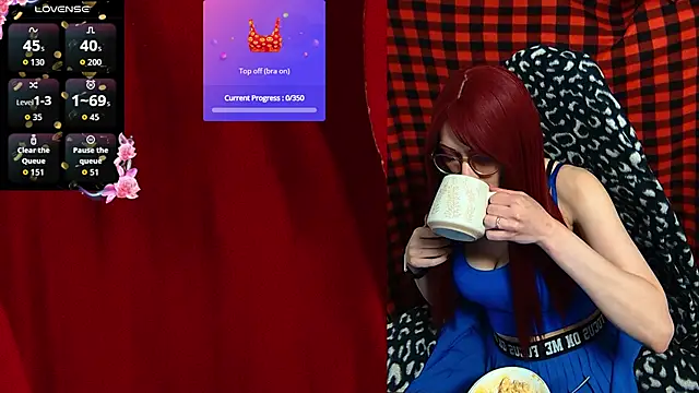 Snapshot of ElliMoor chatting on 09/24/25, 08:10 ElliMoor online show from 09/24/25, 08:10
