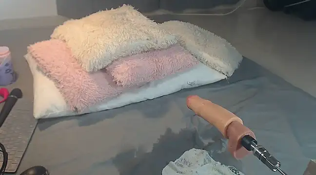 Selena v online show from 03/15/25, 10:46