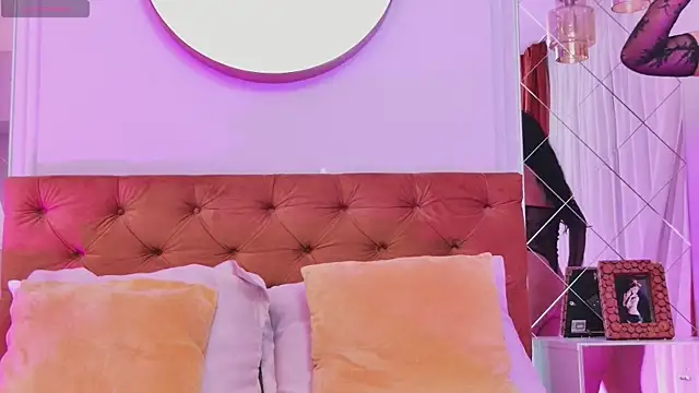 EmilyColle  online show from 11/09/25, 08:57