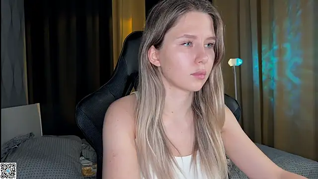 Ameliia castro online show from 10/08/25, 01:45