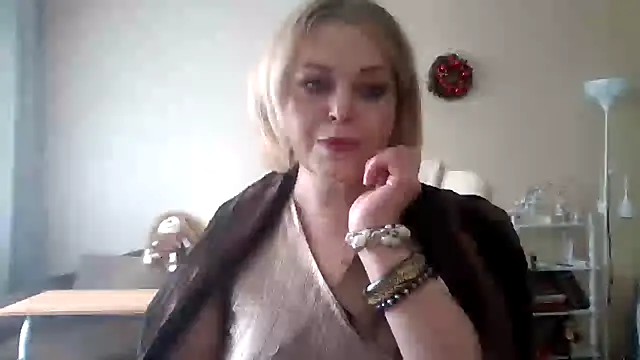 SofiyaPetrova online show from 04/07/26, 11:01