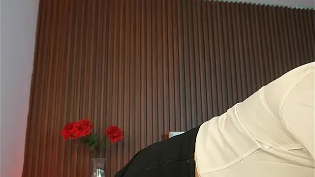 keyla scott  online show from 10/31/25, 02:57