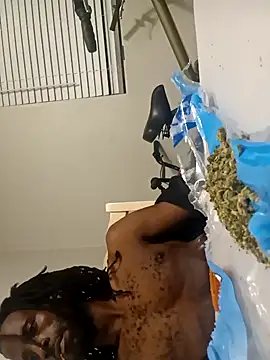 Snapshot of razzynolight chatting on 11/15/25, 10:30 razzynolight online show from 11/15/25, 10:30