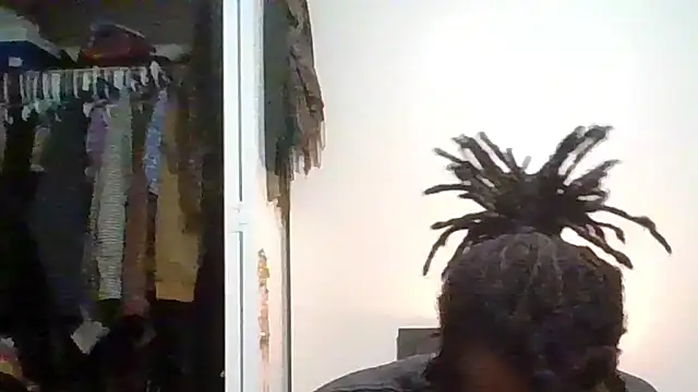 Snapshot of razzynolight chatting on 11/12/25, 11:30 razzynolight online show from 11/12/25, 11:30