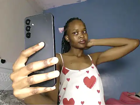 Snapshot of cyberbunnie chatting on 10/11/25, 08:32 cyberbunnie online show from 10/11/25, 08:32