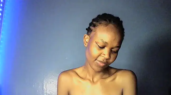 Snapshot of cyberbunnie chatting on 01/20/25, 05:27 cyberbunnie online show from 01/20/25, 05:27