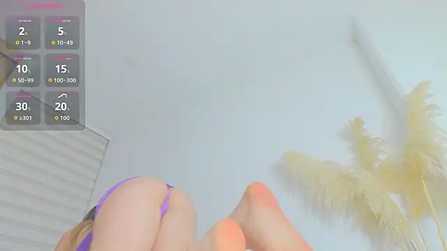 Snapshot of dollface17 chatting on 04/08/26, 11:28 dollface17 online show from 04/08/26, 11:28