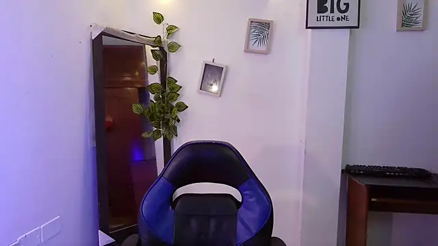 moon sunflower online show from 06/10/26, 12:28