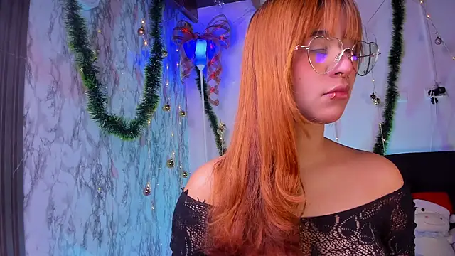 Snapshot of chloe_blue chatting on 12/15/25, 11:27 chloe blue online show from 12/15/25, 11:27