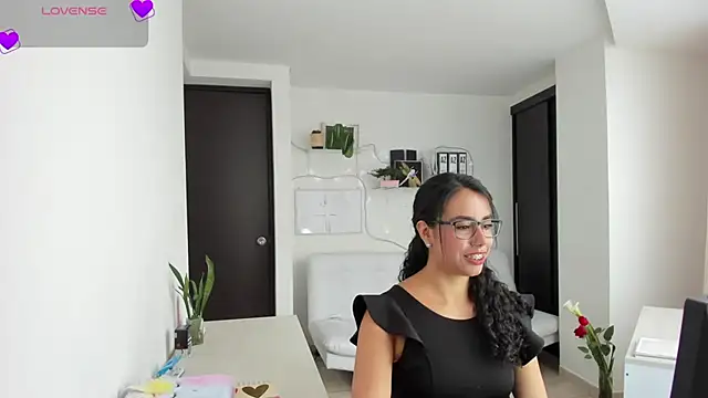Snapshot of susana_monroy chatting on 06/02/26, 06:30 susana monroy online show from 06/02/26, 06:30