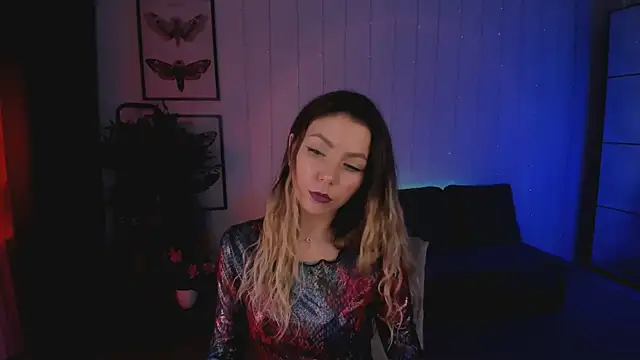 Snapshot of Love_Lines chatting on 01/31/25, 11:13 Love Lines online show from 01/31/25, 11:13