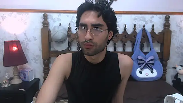 Snapshot of MilanZaire chatting on 02/27/25, 12:36 MilanZaire online show from 02/27/25, 12:36
