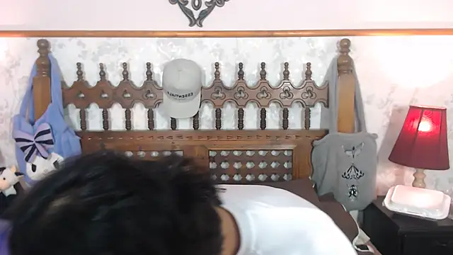 Snapshot of MilanZaire chatting on 03/15/25, 10:11 MilanZaire online show from 03/15/25, 10:11