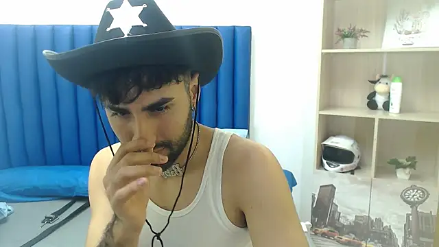 Snapshot of MilanZaire chatting on 09/13/25, 12:21 MilanZaire online show from 09/13/25, 12:21