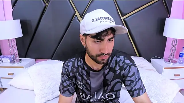 MilanZaire online show from 11/04/25, 12:25