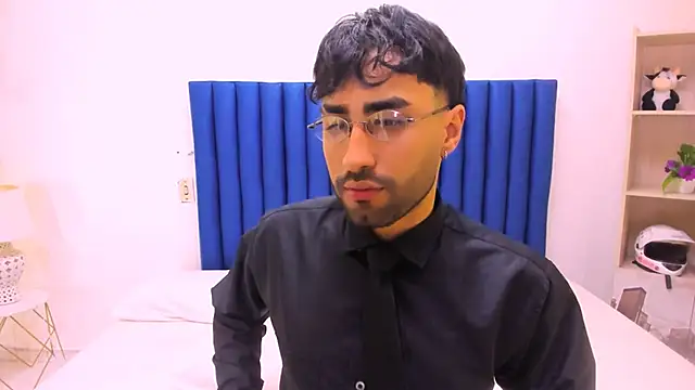 MilanZaire online show from 11/28/25, 11:27