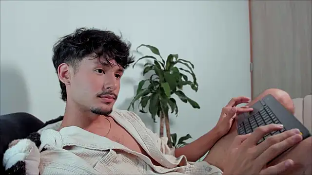 dimitri targaryen online show from 02/21/25, 02:06