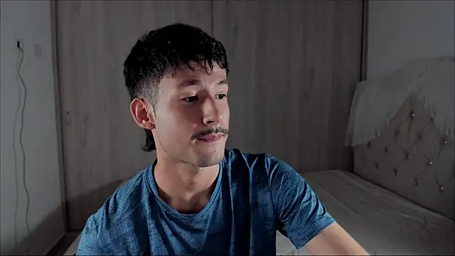 dimitri targaryen online show from 04/18/26, 08:27