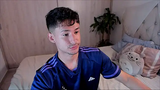 dimitri targaryen online show from 09/22/25, 09:26