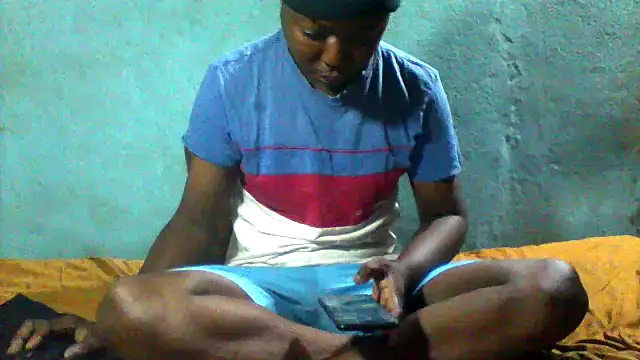 Snapshot of little__joy chatting on 04/07/26, 01:07 little joy online show from 04/07/26, 01:07