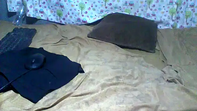 Snapshot of little__joy chatting on 05/08/26, 04:00 little joy online show from 05/08/26, 04:00