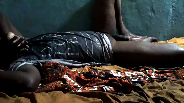 Snapshot of little__joy chatting on 04/03/26, 09:38 little joy online show from 04/03/26, 09:38