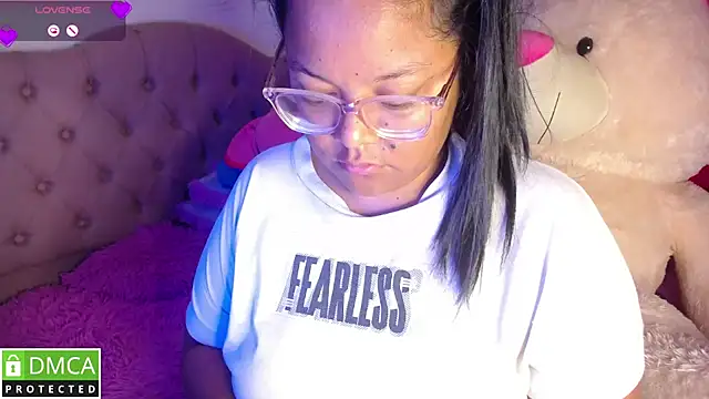 KittyHot20 online show from 12/17/25, 05:18