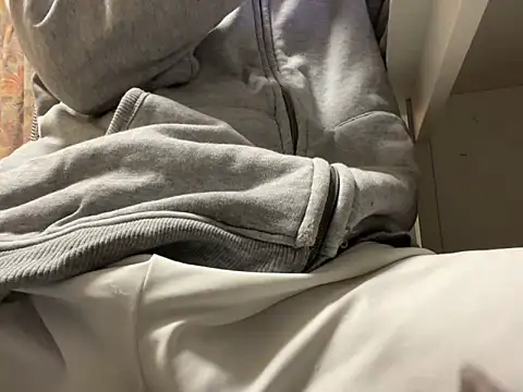 Snapshot of lkun9 chatting on 12/09/24, 04:15 lkun9 online show from 12/09/24, 04:15