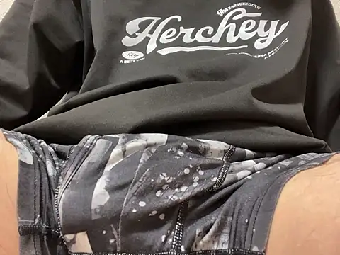 Snapshot of lkun9 chatting on 11/18/25, 02:53 lkun9 online show from 11/18/25, 02:53