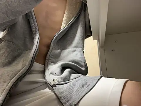 Snapshot of lkun9 chatting on 12/20/24, 03:31 lkun9 online show from 12/20/24, 03:31