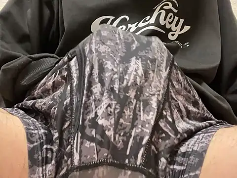 Snapshot of lkun9 chatting on 10/28/25, 03:44 lkun9 online show from 10/28/25, 03:44