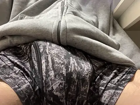 Snapshot of lkun9 chatting on 02/18/25, 03:10 lkun9 online show from 02/18/25, 03:10