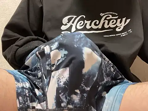 Snapshot of lkun9 chatting on 10/30/25, 03:20 lkun9 online show from 10/30/25, 03:20