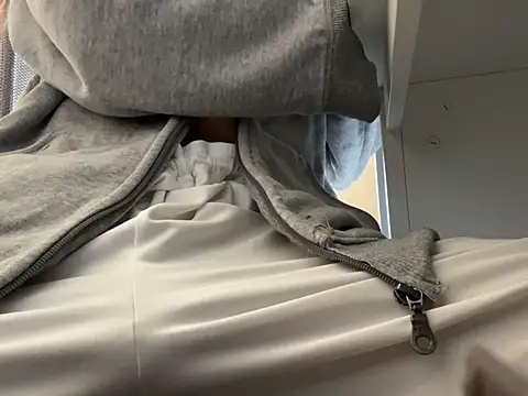 Snapshot of lkun9 chatting on 12/17/24, 02:12 lkun9 online show from 12/17/24, 02:12