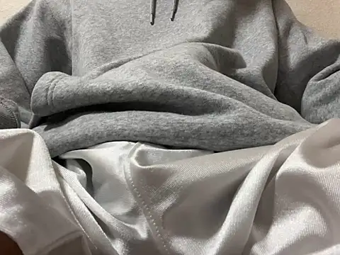 Snapshot of lkun9 chatting on 02/04/25, 03:47 lkun9 online show from 02/04/25, 03:47