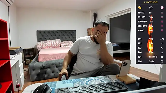 supermanboy94 online show from 11/06/25, 06:28